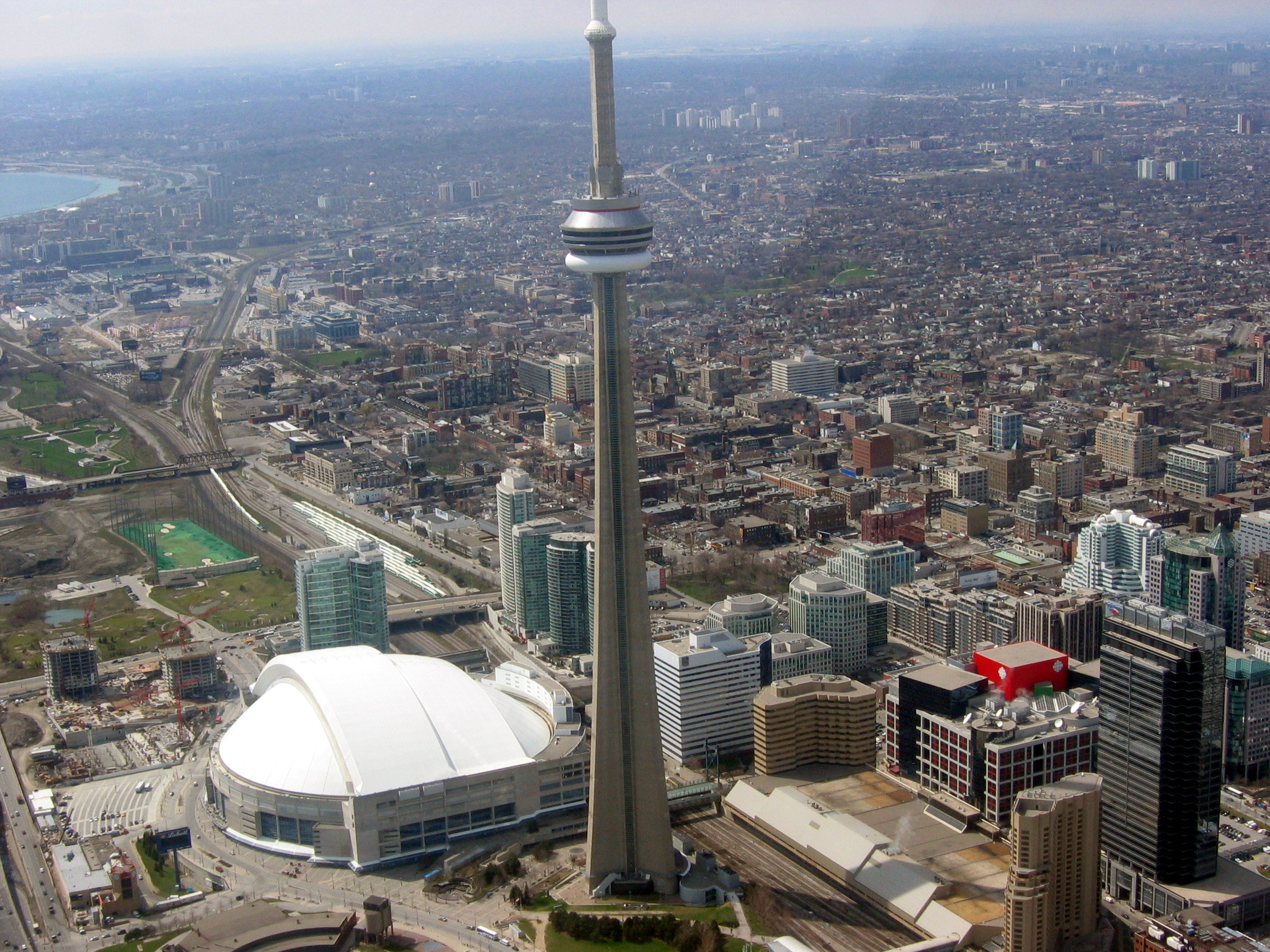 FLying over Toronto April 20 2004 19.jpg